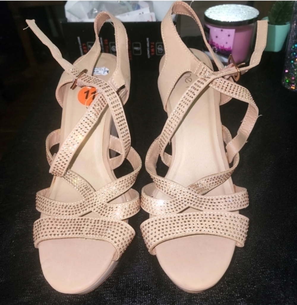 NWT ME TOO rhinestone wedge sandal size 11